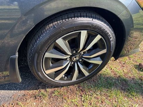 Used 2022 Honda Civic EX image 17