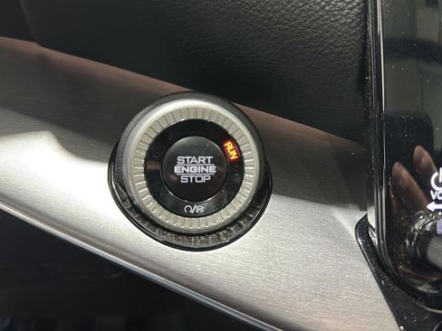 Used 2024 Jeep Wagoneer Series II image 17