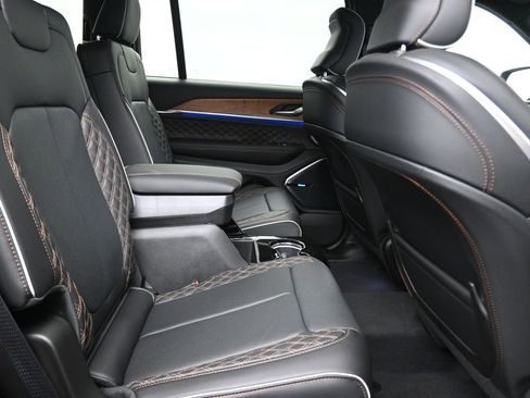 New 2025 Jeep Grand Cherokee L Summit image 17