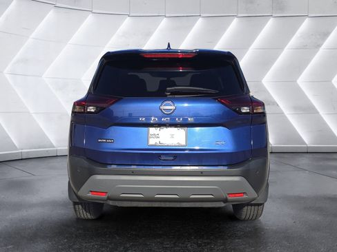 Used 2023 Nissan Rogue SV image 4