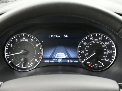 Used 2024 Nissan Armada SL w/ Captain's Chairs Package image 10