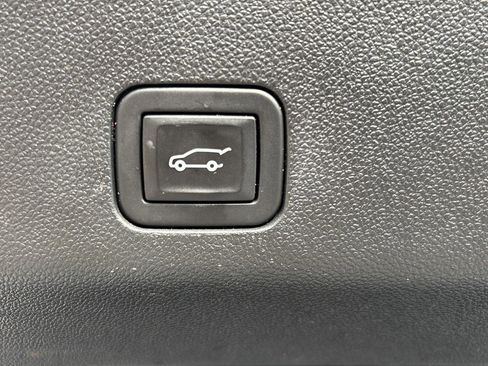 Certified 2024 Chevrolet Suburban RST image 20