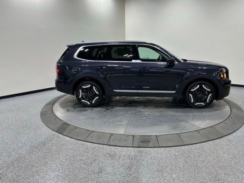 New 2025 Kia Telluride EX image 4
