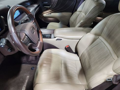 Used 2020 Lexus LS 500 w/ Interior Upgrade Package RWD image 29