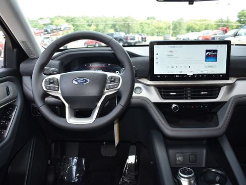 New 2026 Ford Explorer Active w/ Active Comfort Package AWD/4WD image 17