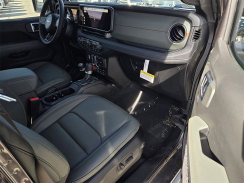 New 2026 Jeep Gladiator Mojave image 9