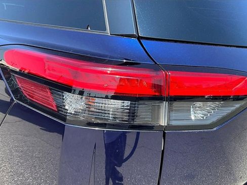 Used 2022 Nissan Pathfinder SV image 23