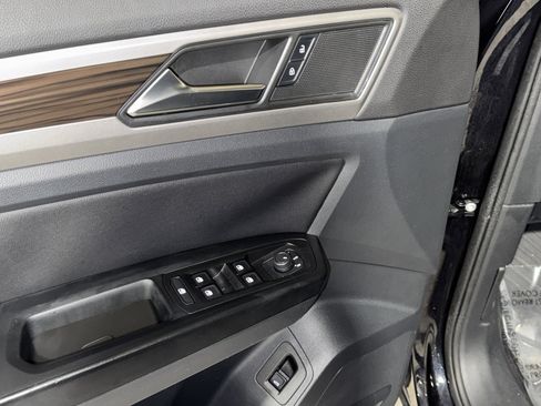 Used 2021 Volkswagen Atlas SE image 19