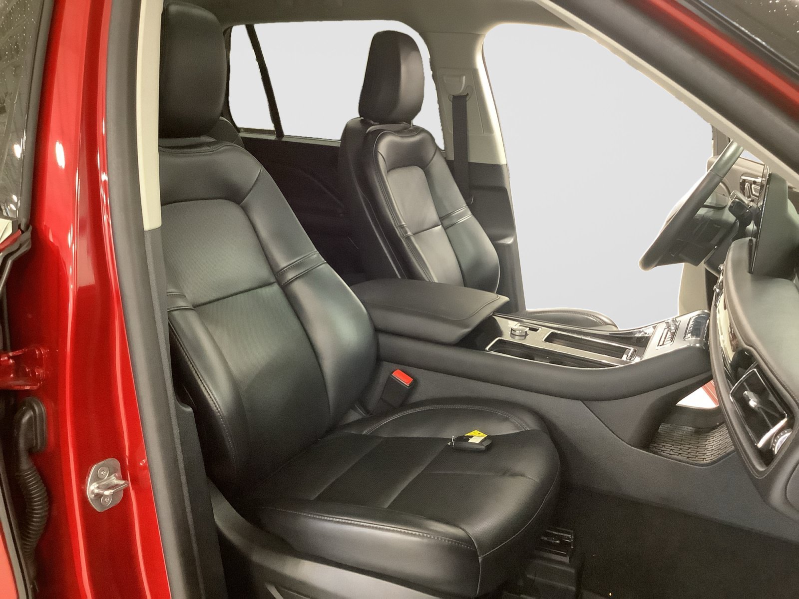 Certified 2025 Lincoln Aviator 2WD image 17
