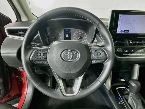 Used 2023 Toyota Corolla Cross LE FWD image 11