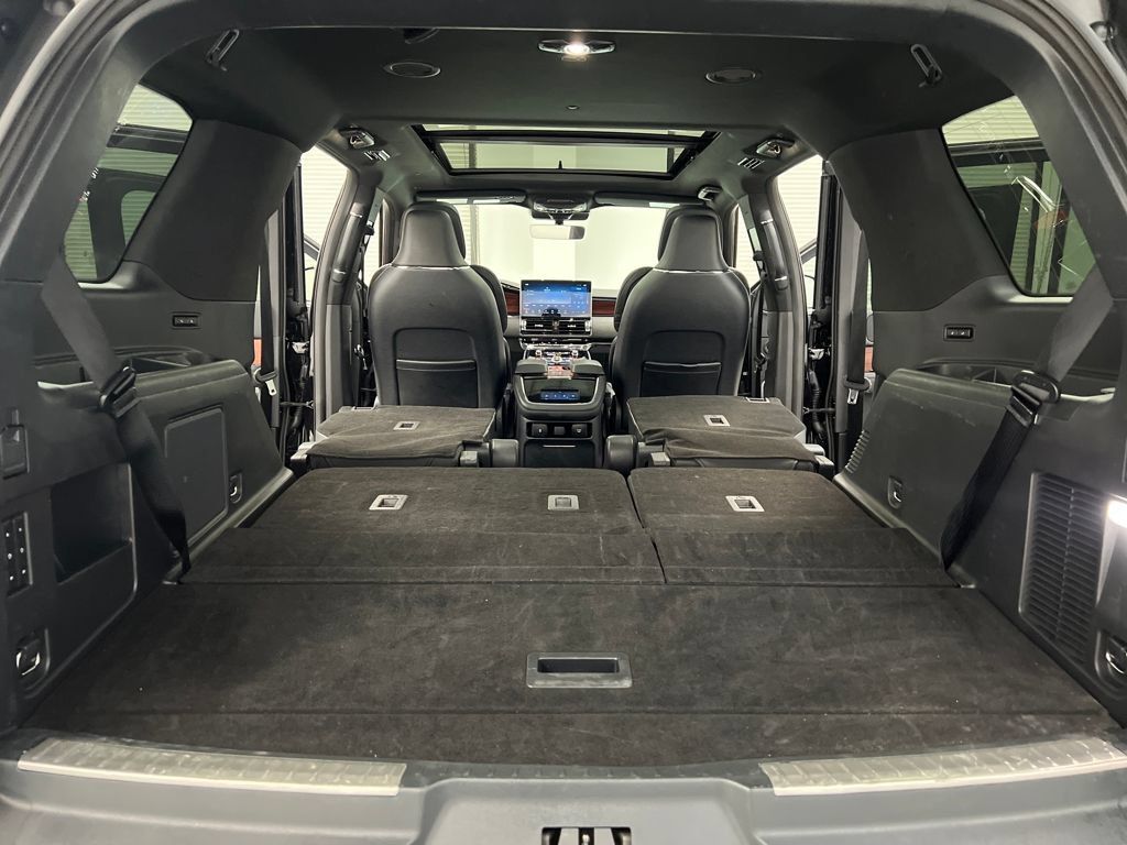 Used 2024 Lincoln Navigator Reserve AWD/4WD image 46