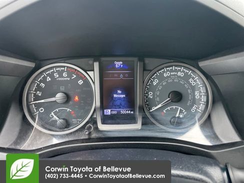 Used 2020 Toyota Tacoma TRD Off-Road w/ Blackout Package AWD/4WD image 9