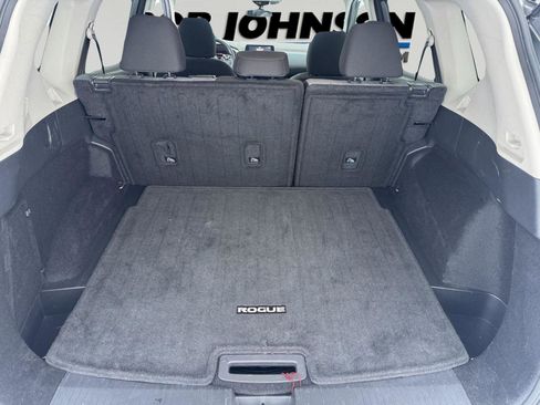 Used 2023 Nissan Rogue SV image 11