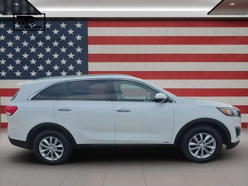 Used 2018 Kia Sorento AWD image 4