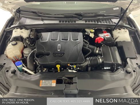 Used 2017 Lincoln Continental Select w/ Technology Package FWD image 47