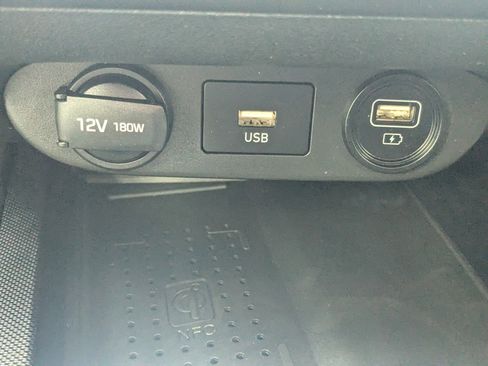 Used 2023 Hyundai Elantra Limited image 26