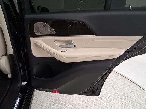 Used 2024 Mercedes-Benz GLE 450e 4MATIC image 34
