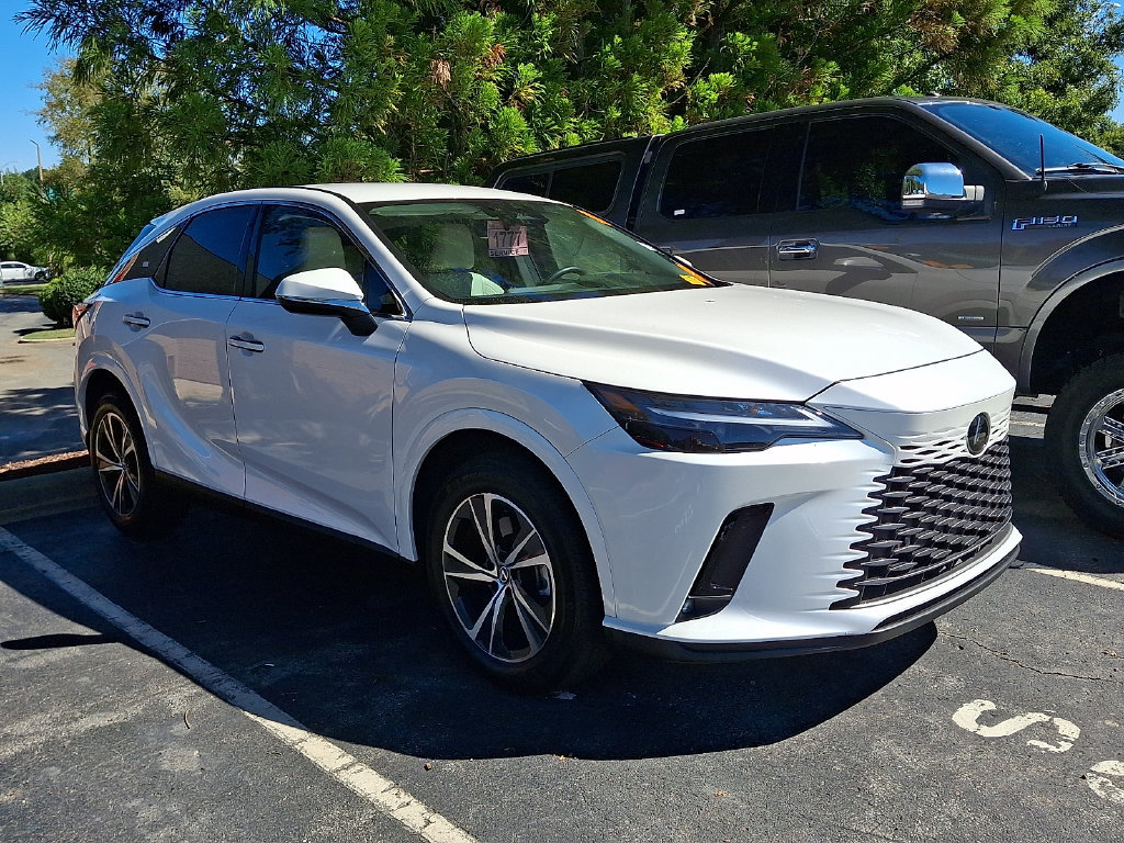 Used 2024 Lexus RX 350 FWD w/ Technology Package image 2