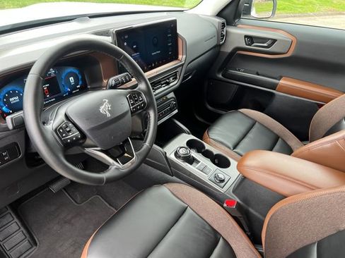 Used 2025 Ford Bronco Sport Outer Banks AWD/4WD image 18