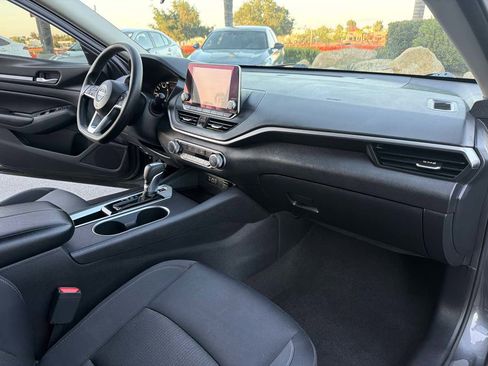 Used 2022 Nissan Altima 2.5 SV image 21