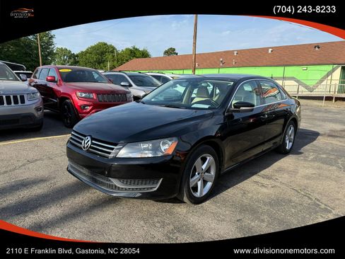 Used 2014 Volkswagen Passat 1.8T SE image 1