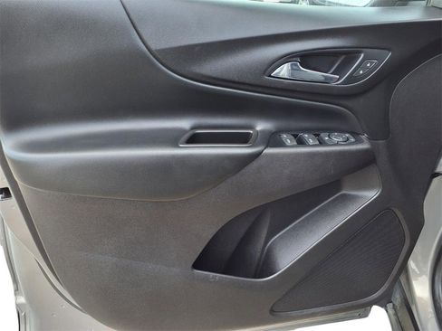Used 2018 Chevrolet Equinox LT image 13