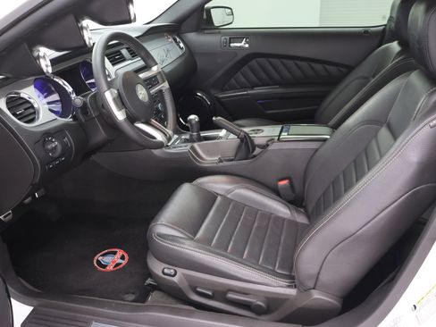 Used 2011 Ford Mustang GT Premium RWD image 8