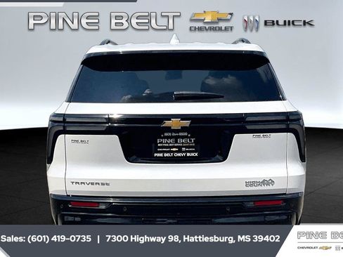 Used 2025 Chevrolet Traverse High Country FWD image 4