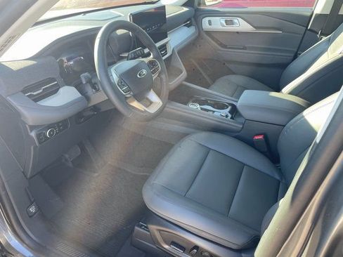 New 2026 Ford Explorer Active w/ Active Comfort Package RWD image 8