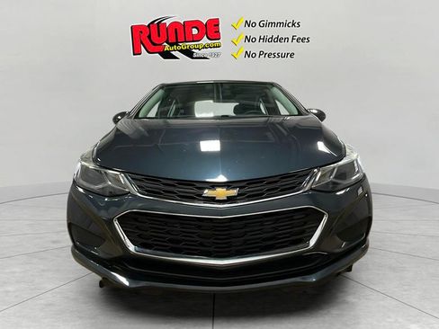 Used 2018 Chevrolet Cruze LT image 2