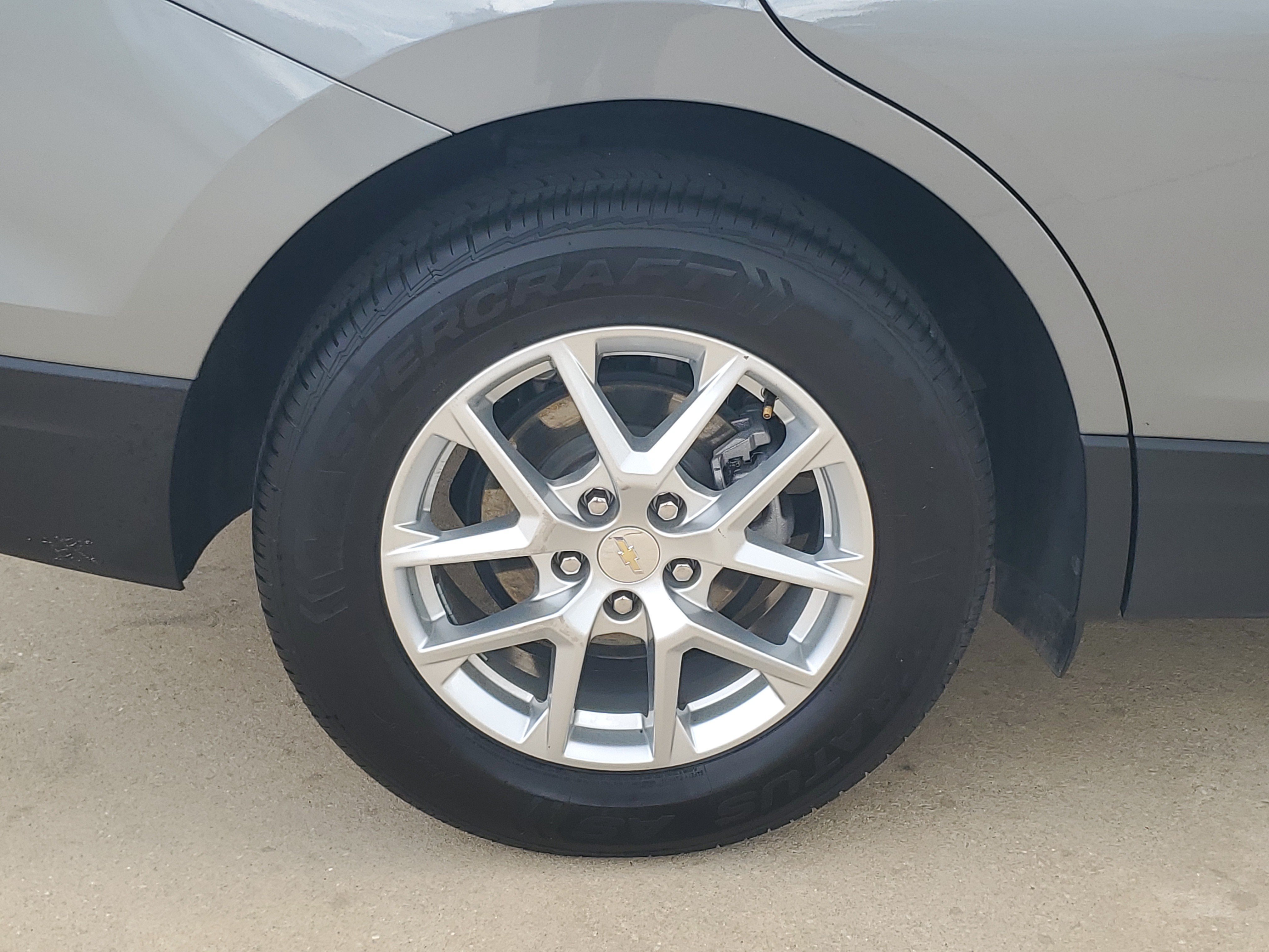 Used 2024 Chevrolet Equinox LT FWD image 12