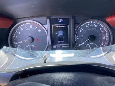Used 2016 Toyota Tacoma TRD Sport AWD/4WD image 19