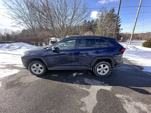 Used 2021 Toyota RAV4 XLE image 6