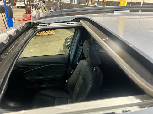 Used 2025 Honda Passport TrailSport image 23