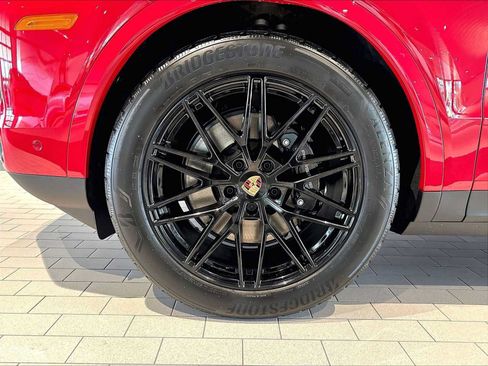 New 2026 Porsche Cayenne Coupe AWD/4WD image 11
