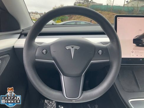Used 2023 Tesla Model Y Long Range AWD/4WD image 40