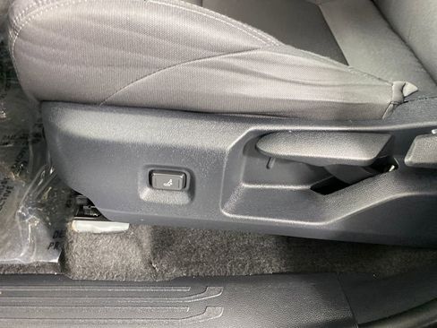 Certified 2025 Toyota Tacoma SR image 8