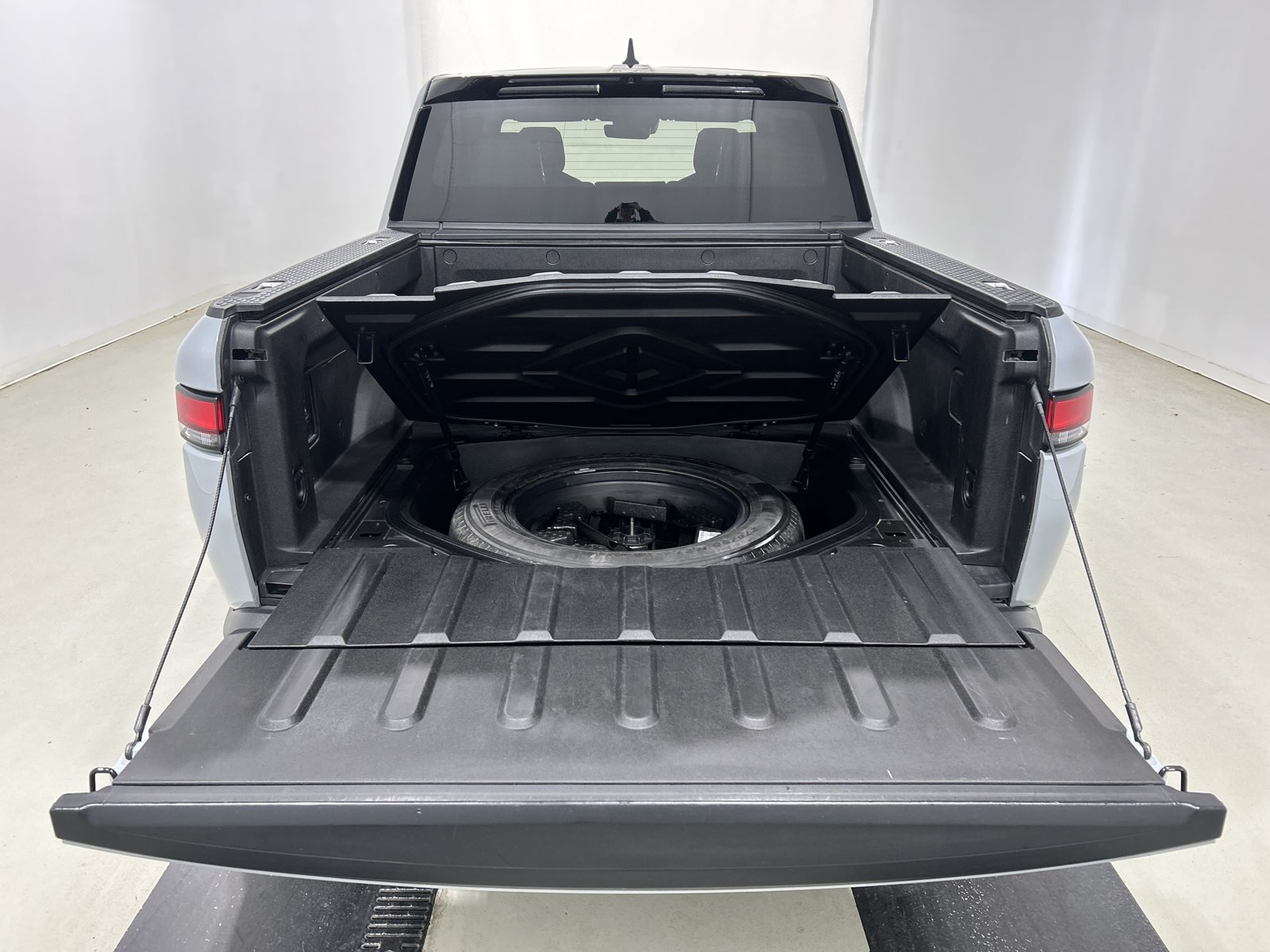Used 2023 Rivian R1T Adventure Dual AWD/4WD image 15