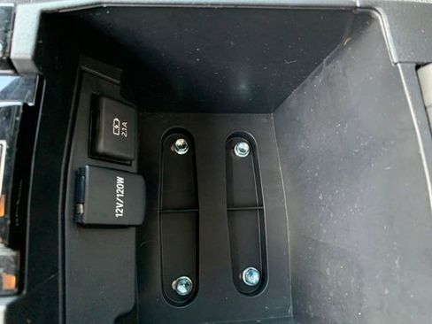 Used 2019 Toyota Corolla SE w/ SE Option Package image 25