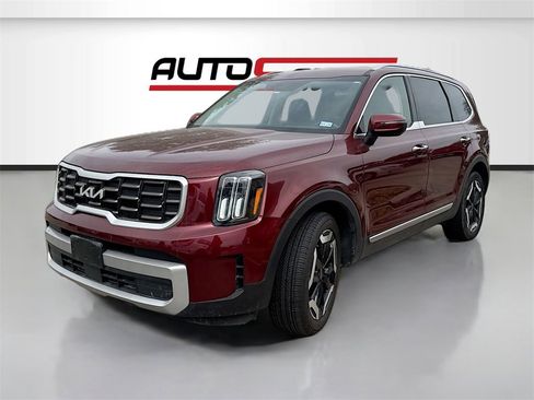 Used 2023 Kia Telluride S image 3