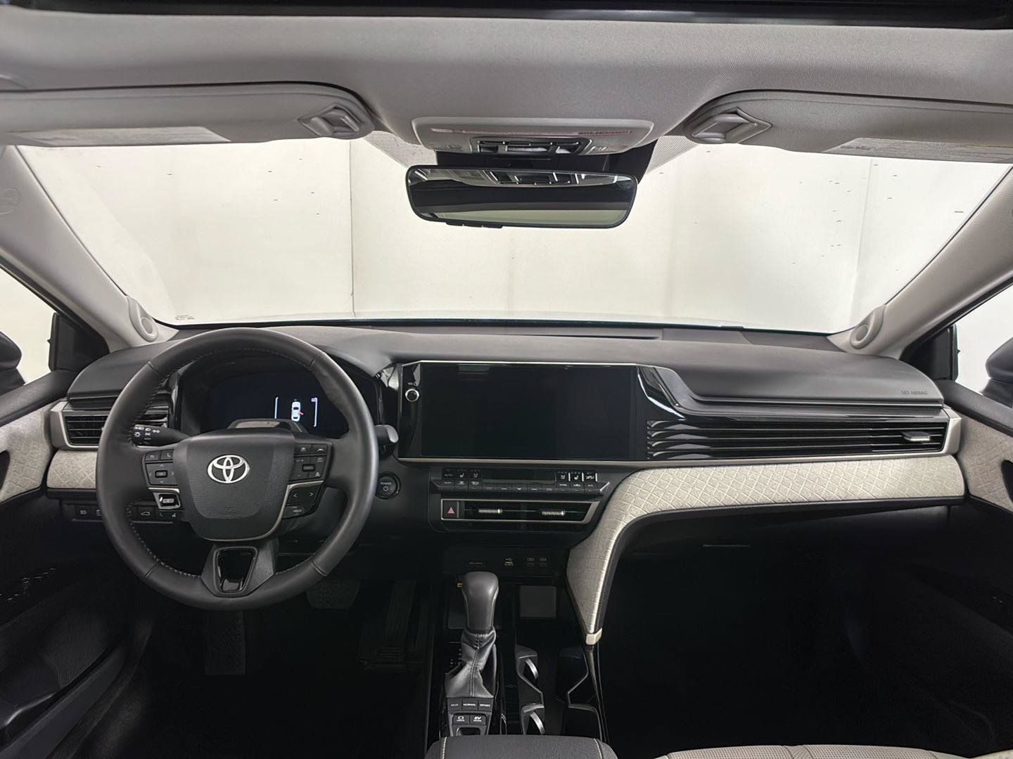 Used 2026 Toyota Camry XLE w/ Premium Plus Package FWD image 20