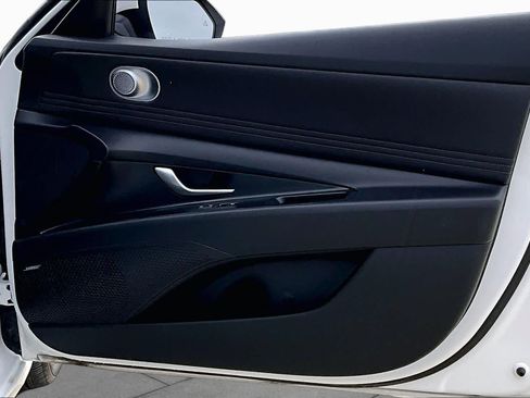 Certified 2023 Hyundai Elantra Limited FWD image 23