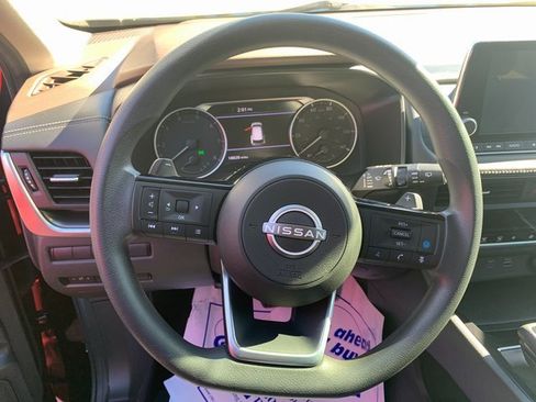 Used 2023 Nissan Rogue SV image 7