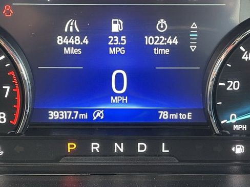 Used 2024 Ford Explorer XLT image 11