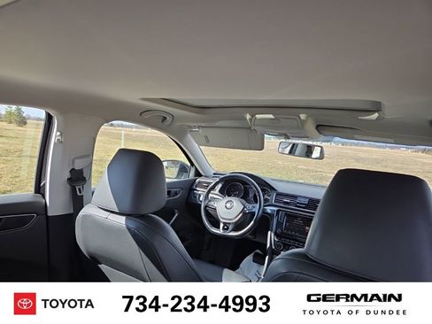 Used 2018 Volkswagen Passat 2.0T SE image 15
