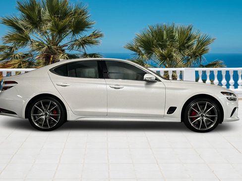 Used 2025 Genesis G70 2.5T image 4