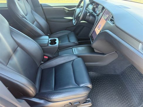 Used 2020 Tesla Model X Performance image 23
