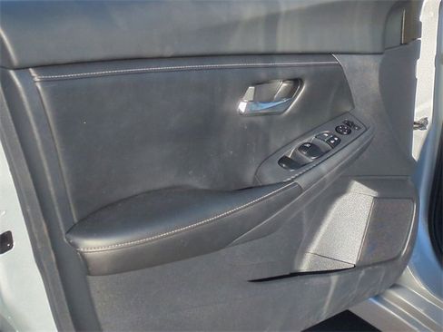 Used 2022 Nissan Sentra SV image 19