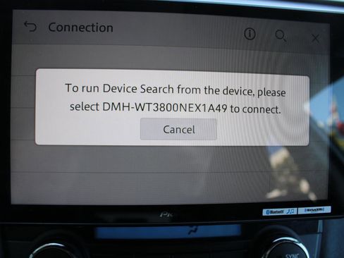 Used 2018 Toyota RAV4 XLE image 17