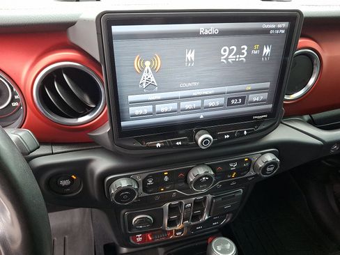 Used 2021 Jeep Wrangler Unlimited Rubicon AWD/4WD image 6